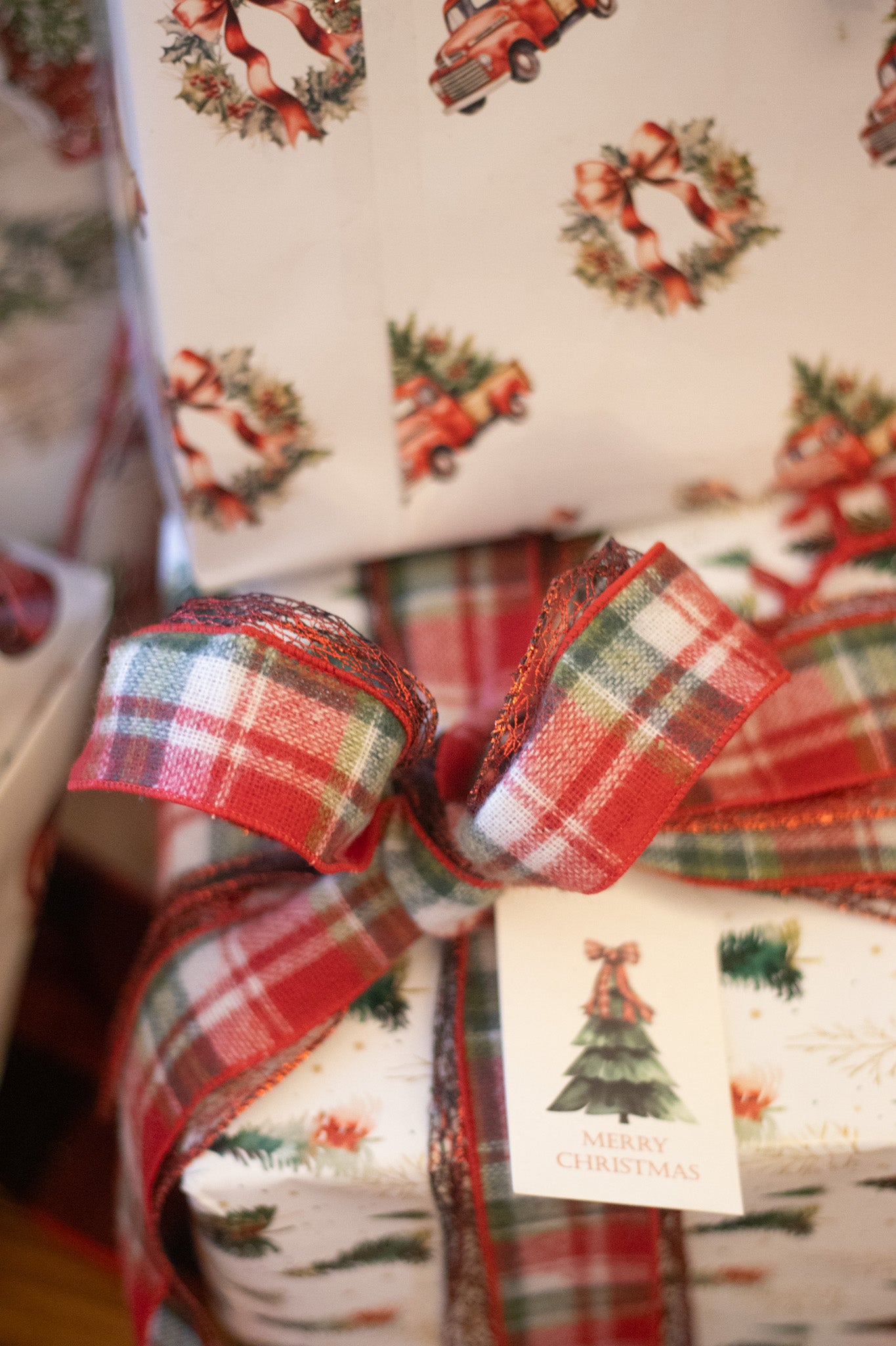 Gift Tag + Thick Luxury Wrapping Paper- Double sided Forest Vintage Victorian Burgundy Green Charm Christmas Gift Wrapping Paper + Tag