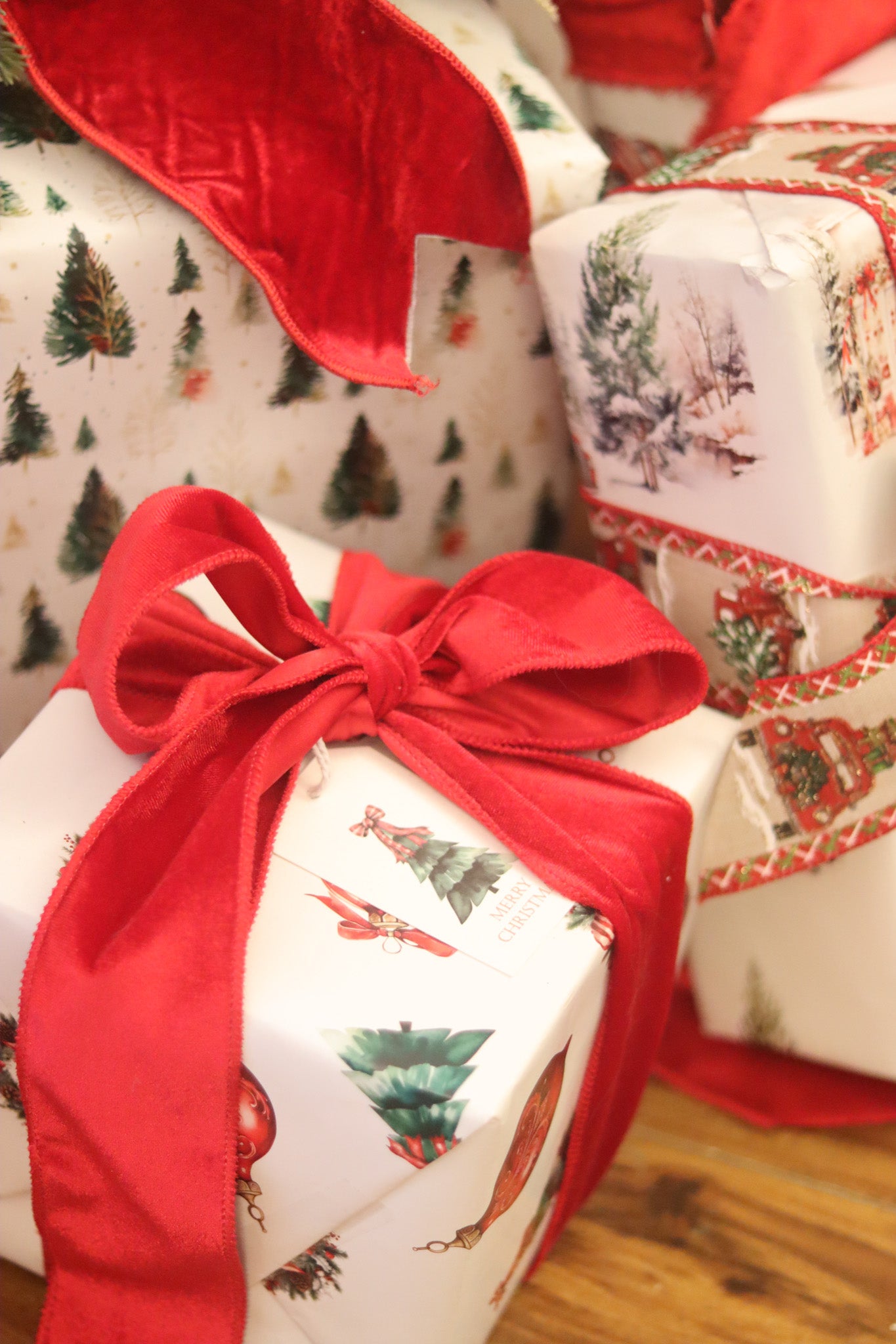 Gift Tag + Thick Luxury Wrapping Paper- Double sided Forest Vintage Victorian Burgundy Green Charm Christmas Gift Wrapping Paper + Tag