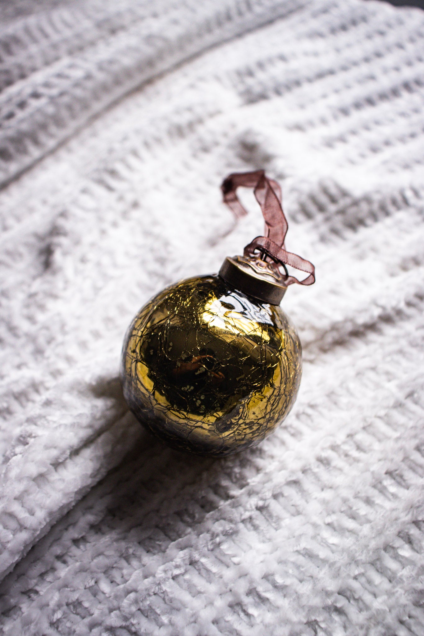 Luxury Olive Crackle Glass Christmas Ball