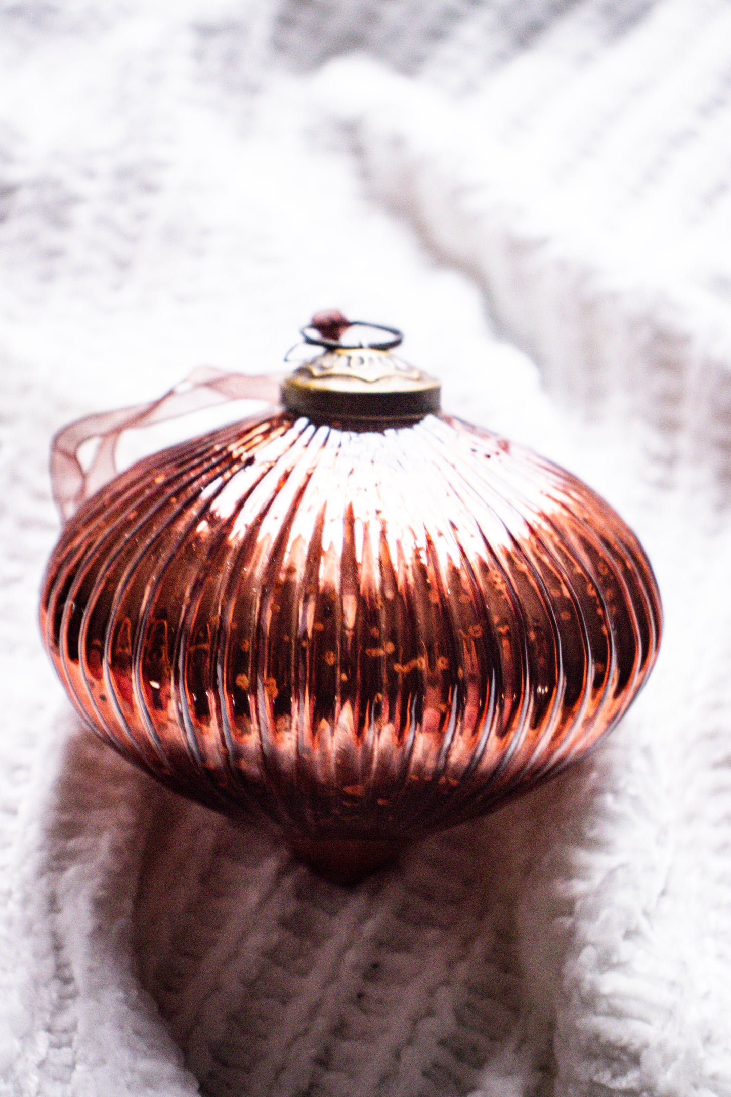 Luxury Diamond-Shaped Copper Striped Glass Christmas Ornament –