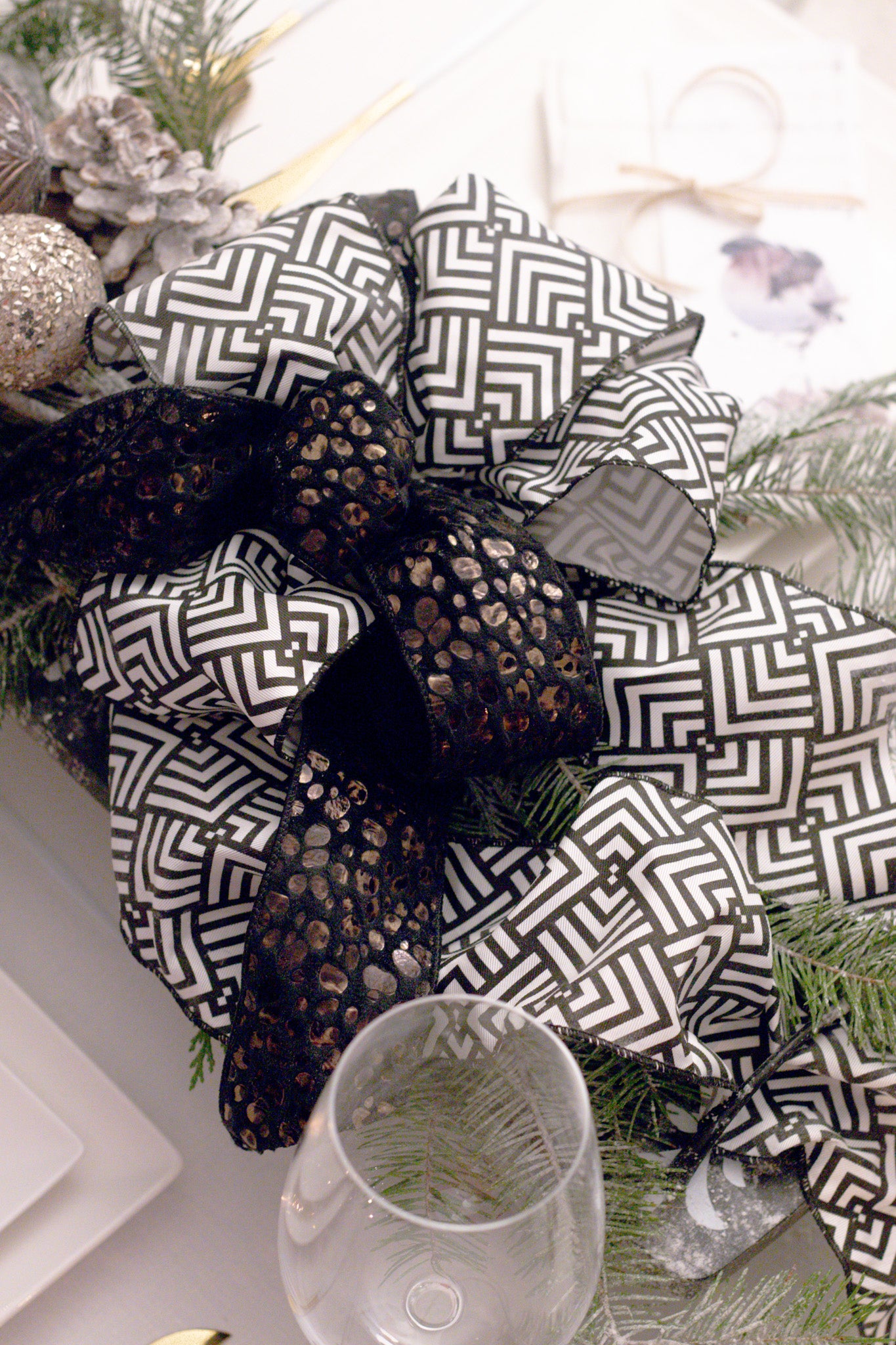 Luxury Large White Black Ribbon Geometric Ethnic Africa